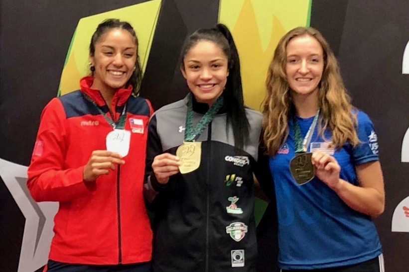 Brinna Lavelle poses with other medal winners