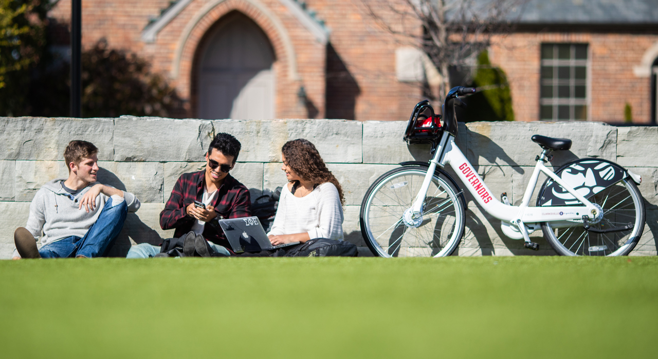 Students hanging out at the Downtown Commons